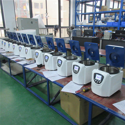 TFT एलसीडी ट्रू कलर डिस्प्ले लो स्पीड सेंट्रीफ्यूज 24 × 10mL
